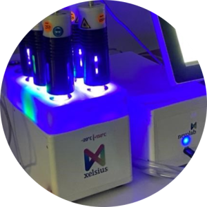 10 photochemische Reaktionen parallel mit xelsius von 365 nm bis 660 nm.